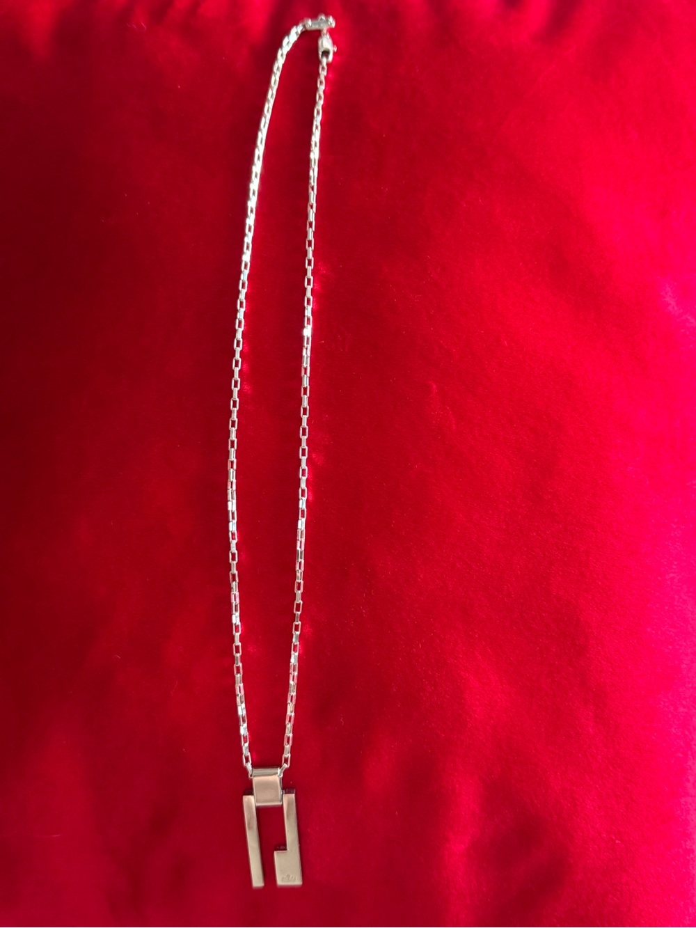 Authentic Gucci Sterling Silver Geometric Pendant Necklace – 18”